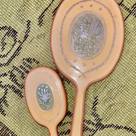 FRENCH IVORY MIRROR AND BRUSH - Picture 2 of 5